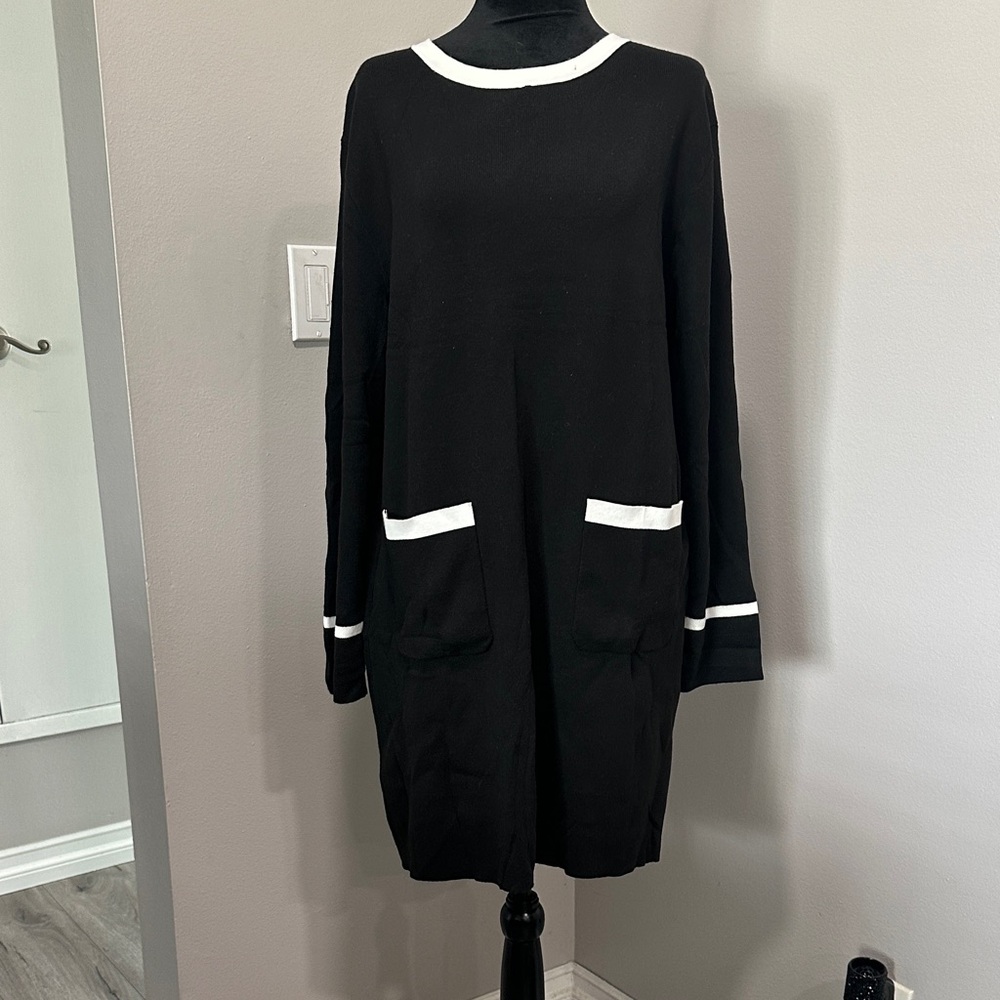 Source Unknown Black and White Midi Dress